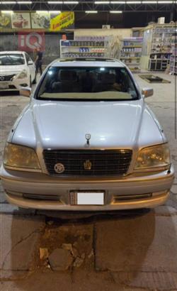 تۆیۆتا کراون